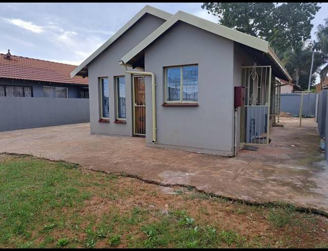 2 BEDROOM HOUSE FOR SALE IN SOSHANGUVE XX